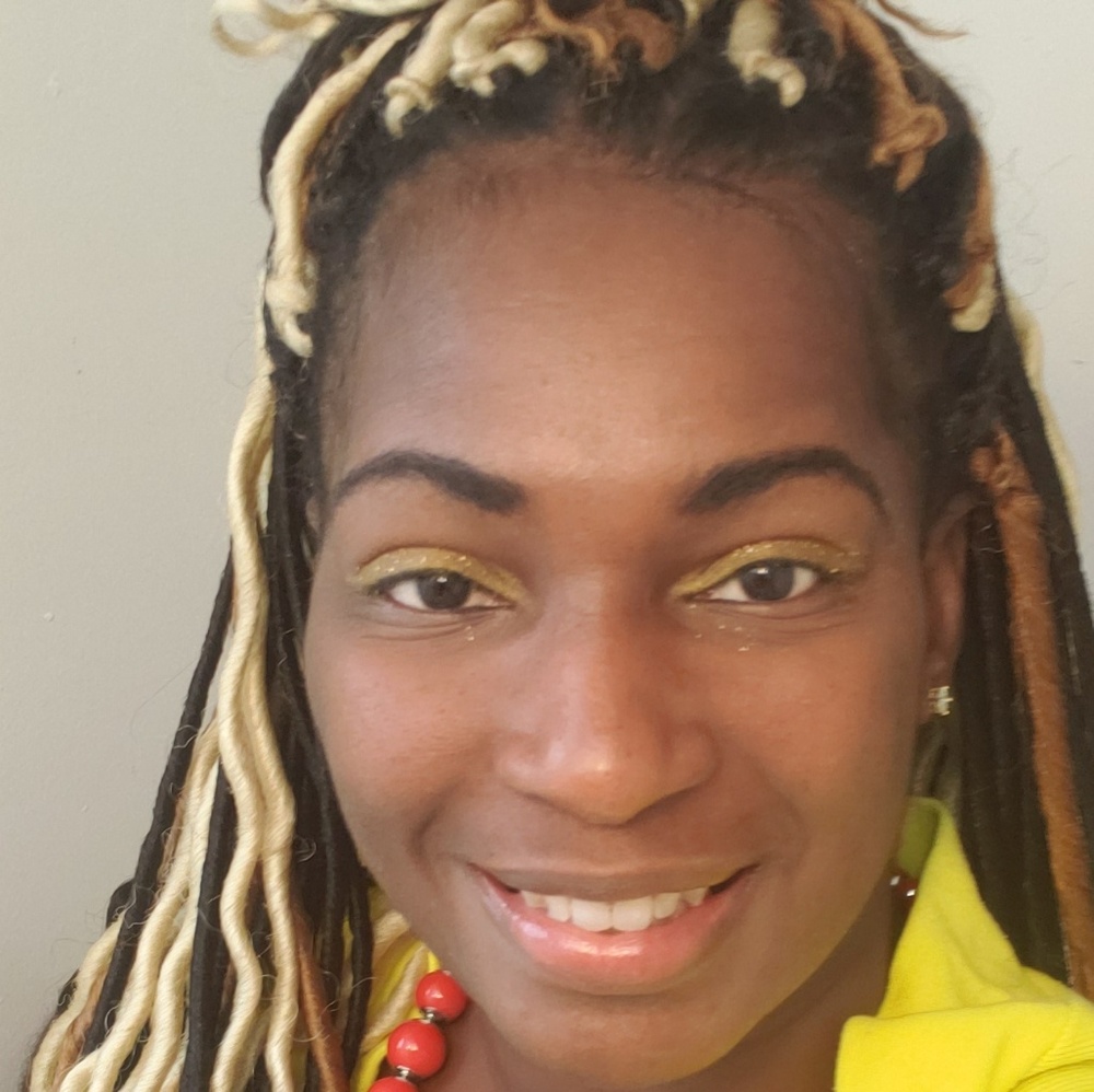 Meet your Posher, Cece